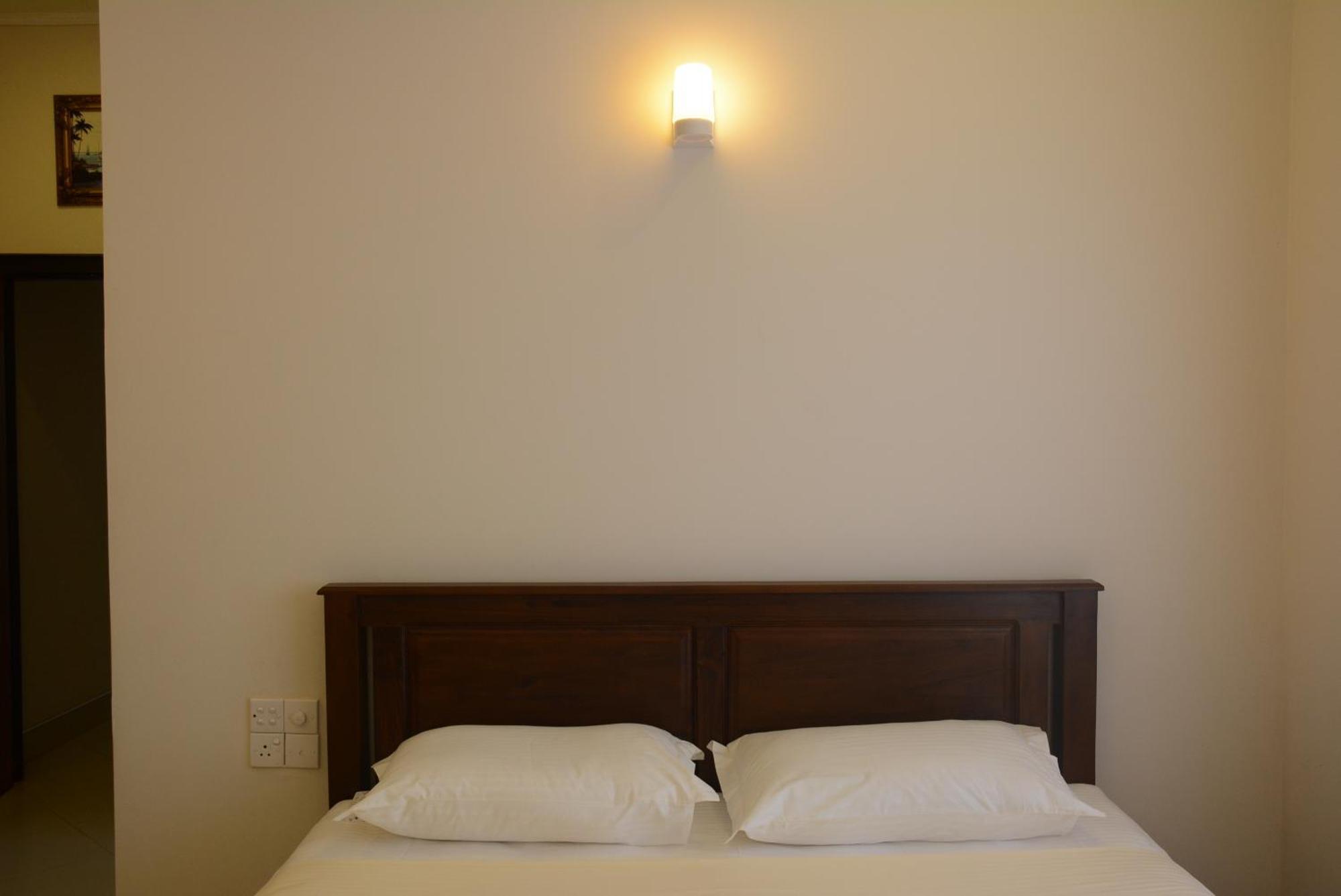 First House Mihintale Hotel Ngoại thất bức ảnh